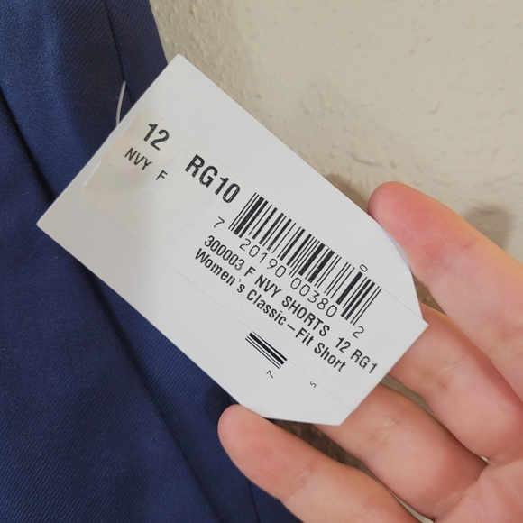 ALASKA AIRLINES Luly Yang Navy Wool Blend Classic Fit Shorts Size 12R Uniform - Picture 8 of 15